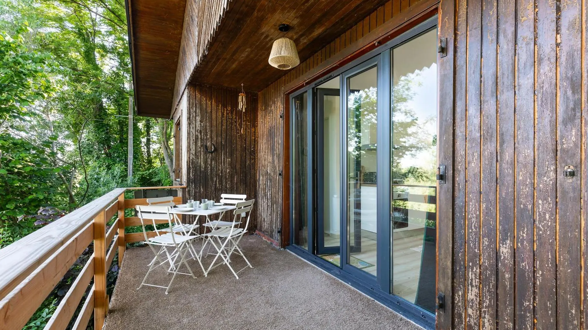La Cabane O Reves Genouilleux